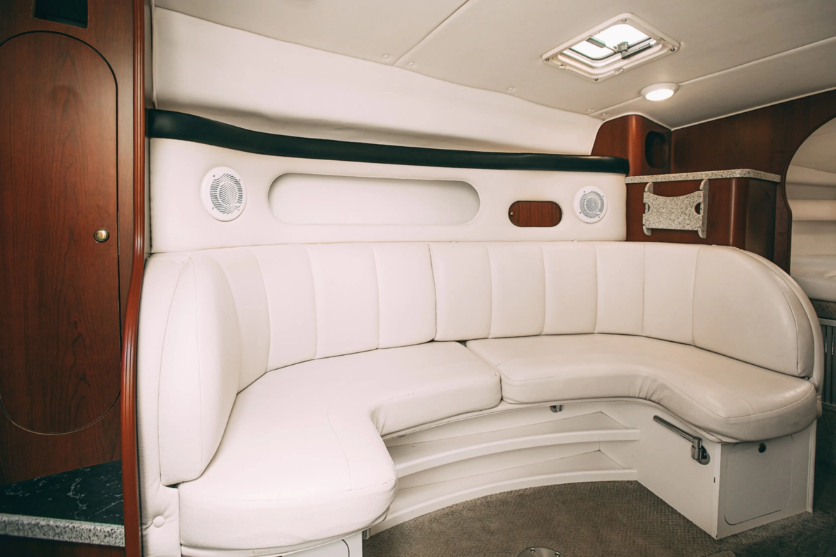 Катер Rinker 310 image- 9